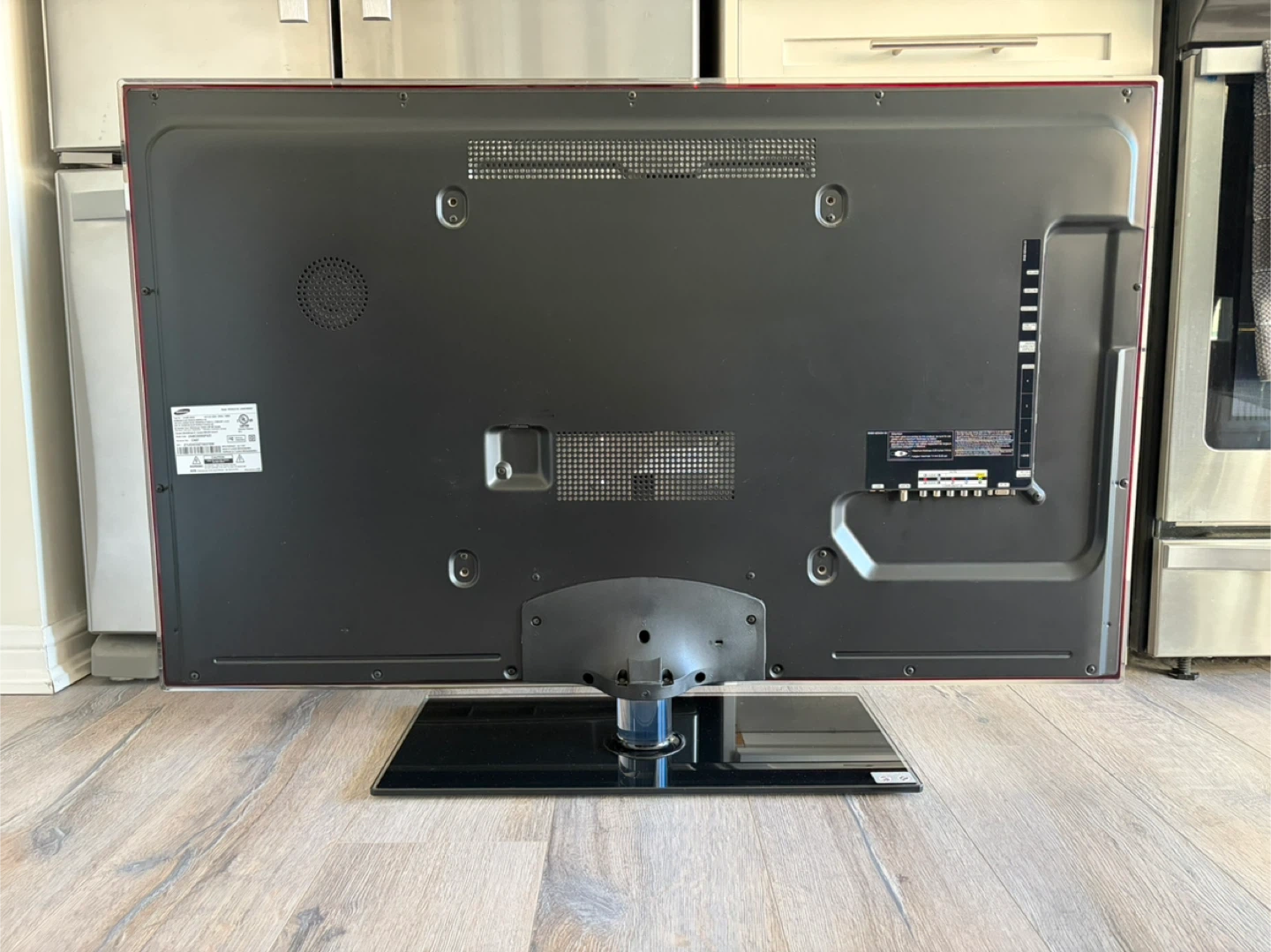 Samsung 46” LCD TV 1080p - photo 2