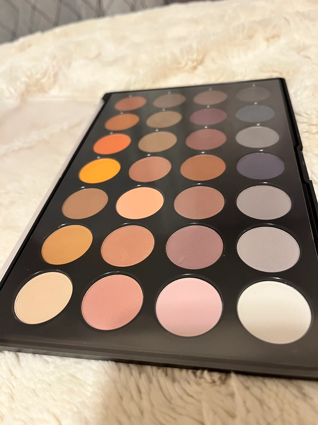BH Cosmetics Modern Neutrals 28 Color Eyeshadow Palette - photo 5