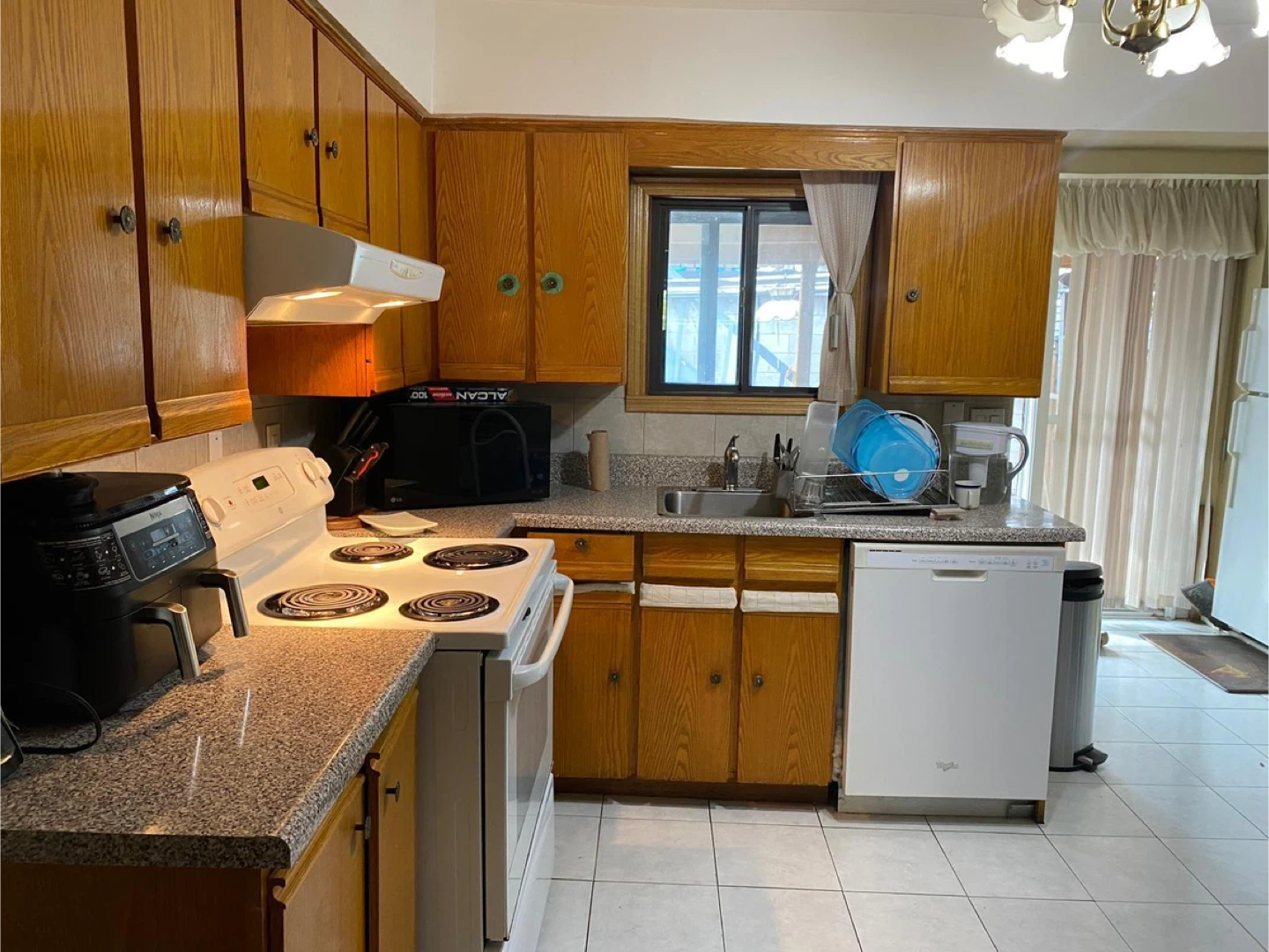 Rooms or basement for rent - photo 3
