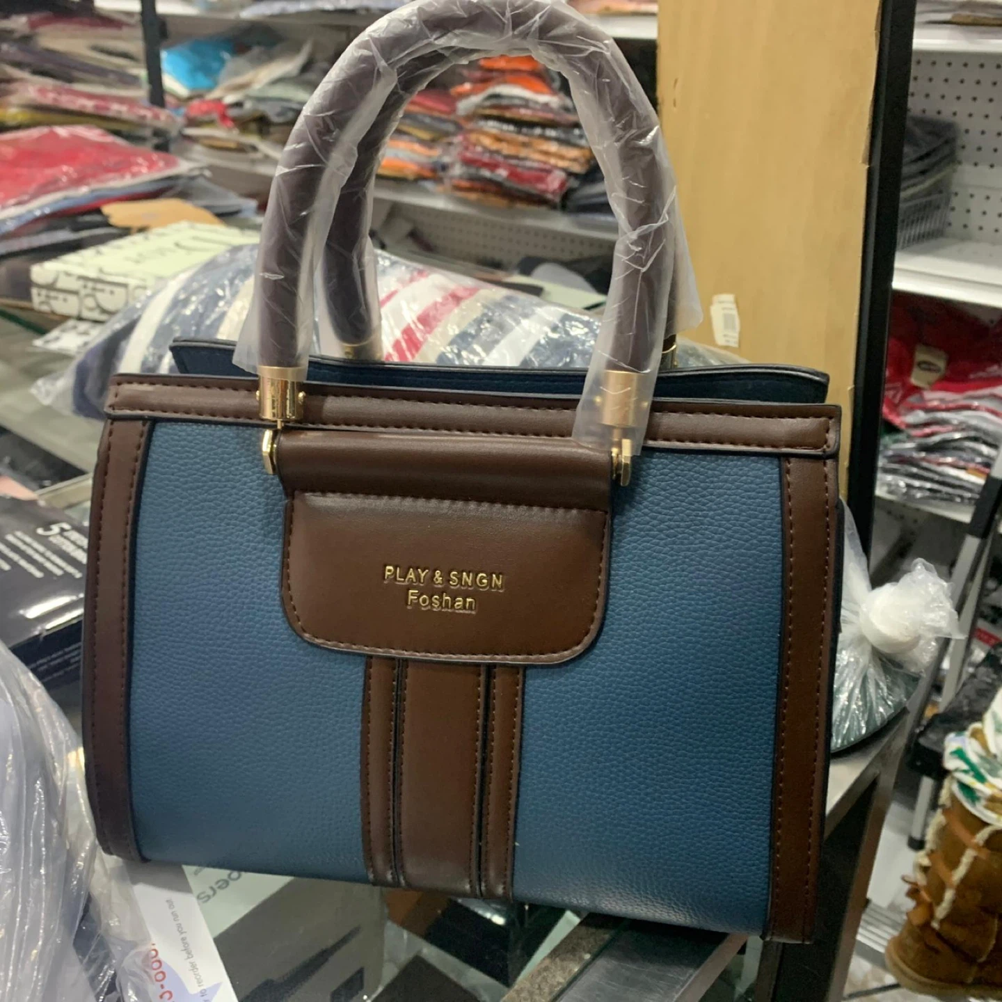 Elegant Two-Tone Handbag - Perfect Valentine's Gift - photo 4