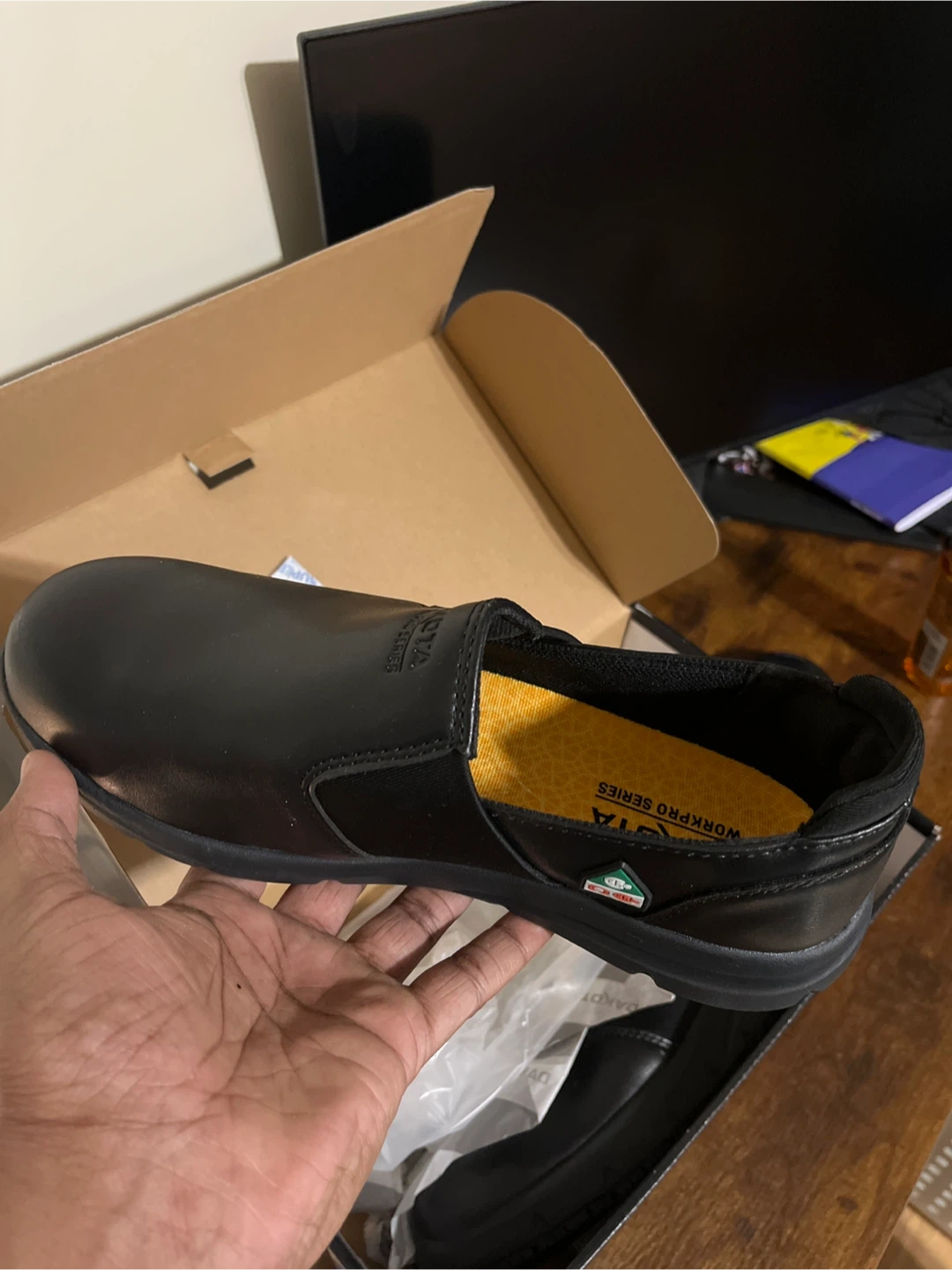 Open box Dakota Work pro Series Antislip Shoes for Women- Size 8 - photo 3