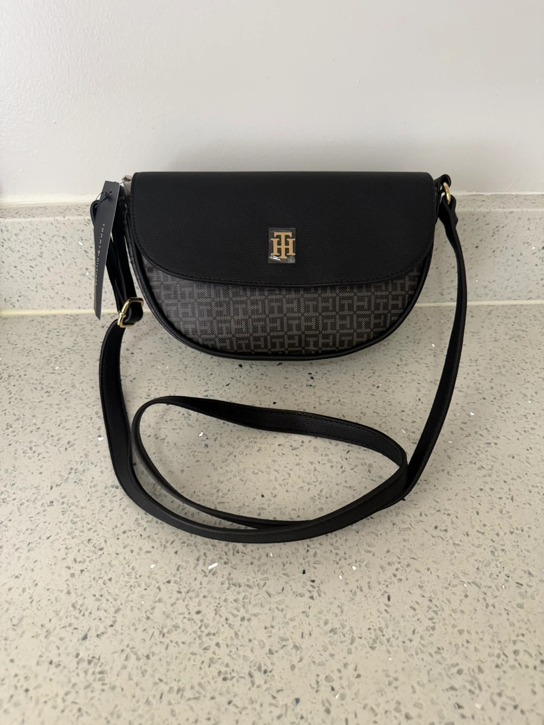 Tommy Hilfiger Crossbody Bag