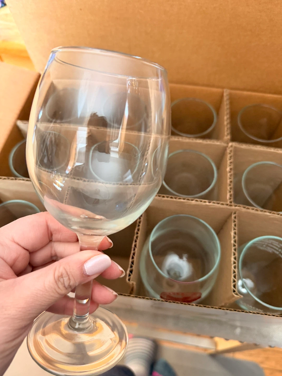 Set of 10 Clear Stemmed White Wine Glasses