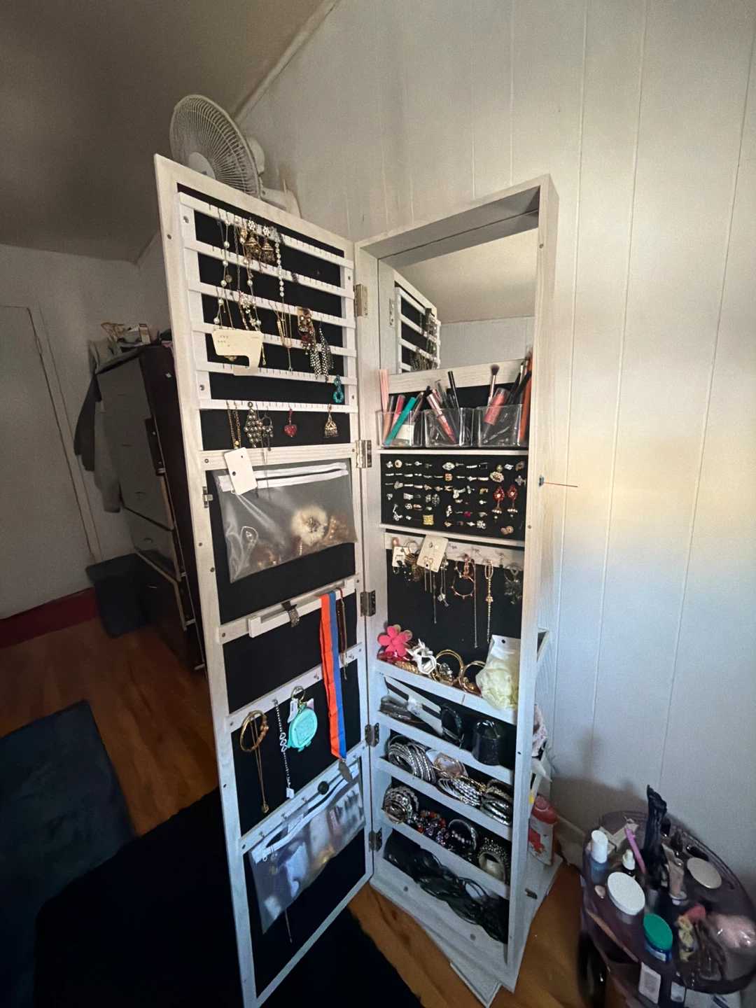 White Standing Jewelry Armoire Mirror Cabinet - photo 2