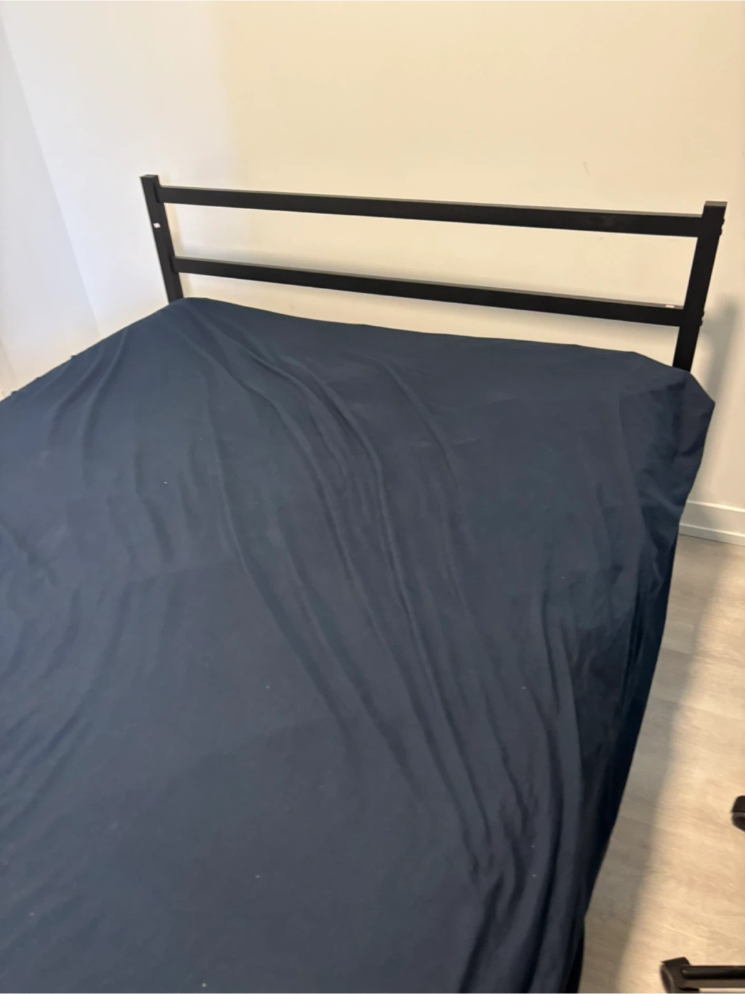 Full bed and Kingsdown mattress
