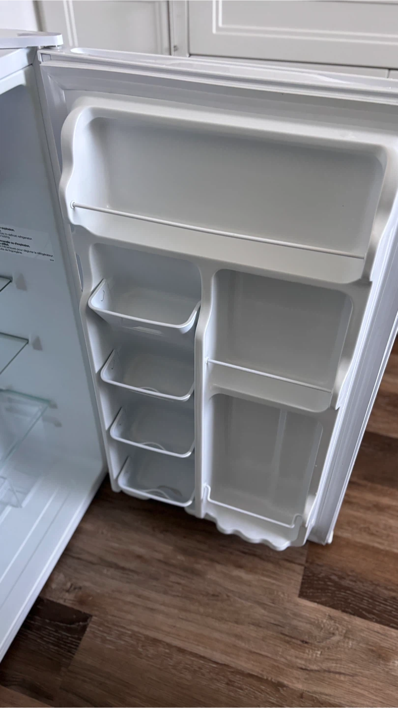 White Mini Fridge with freezer - photo 2
