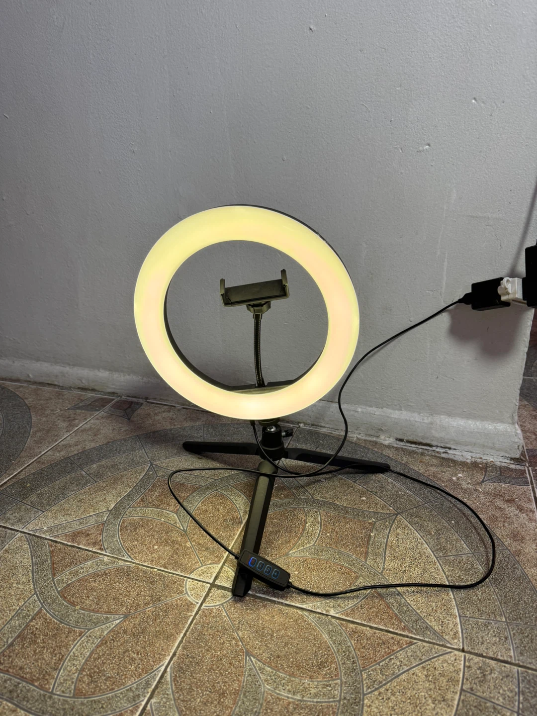 LED Ring Light with Tripod and Phone Holder - photo 4