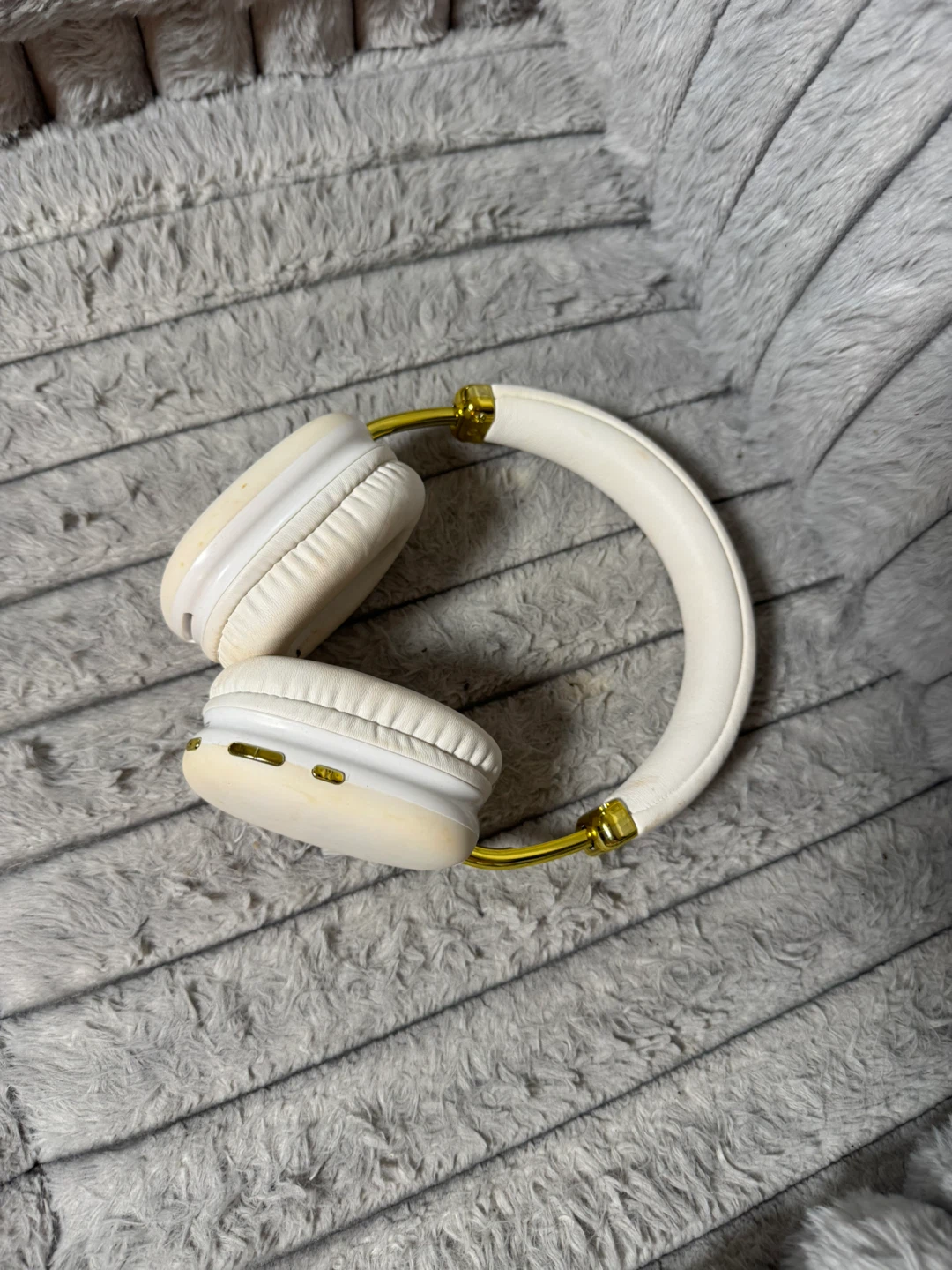 White Wireless Headphones with Gold Accents - photo 2