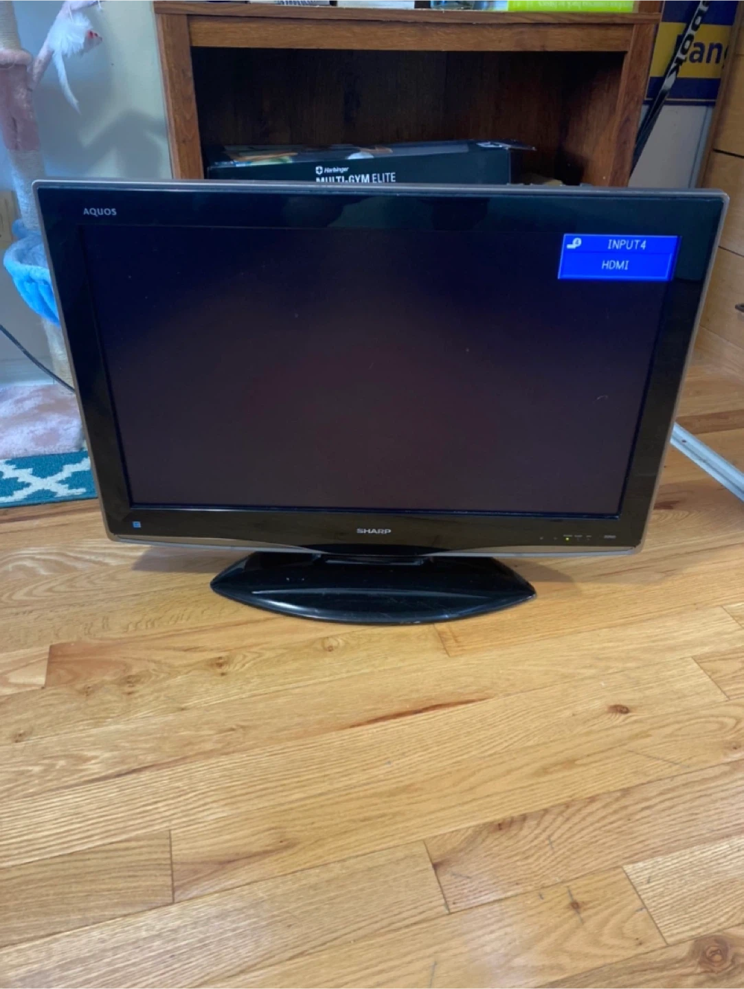 32” Sharp AQUOS LCD TV - photo 2