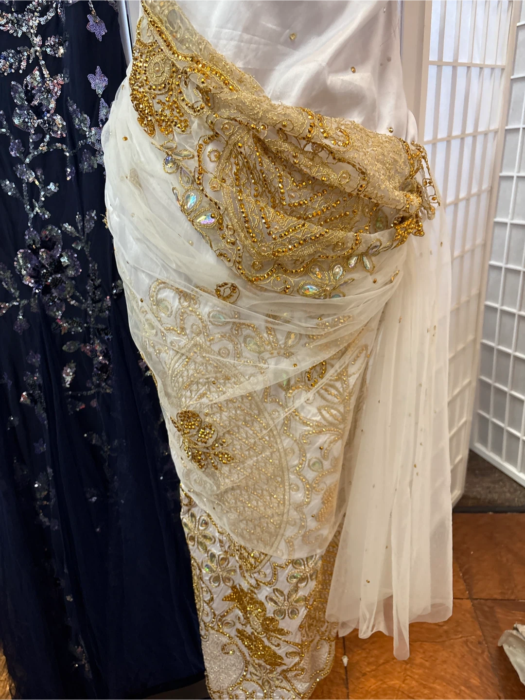 White and Gold Embellished Formal Dress - photo 5