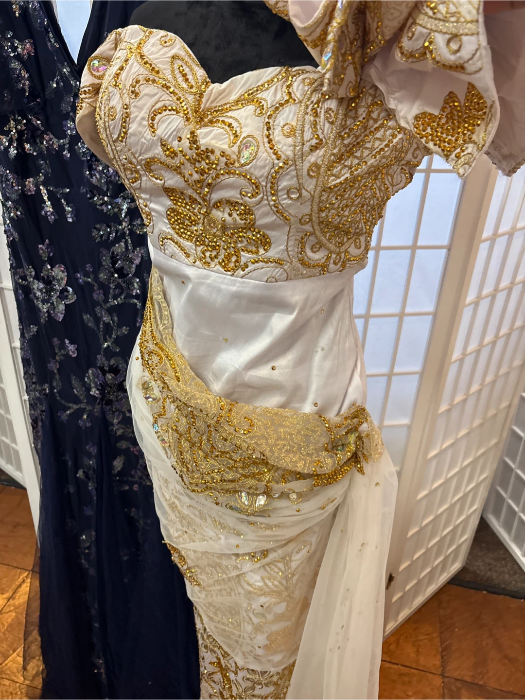 White and Gold Embellished Formal Dress - photo 2