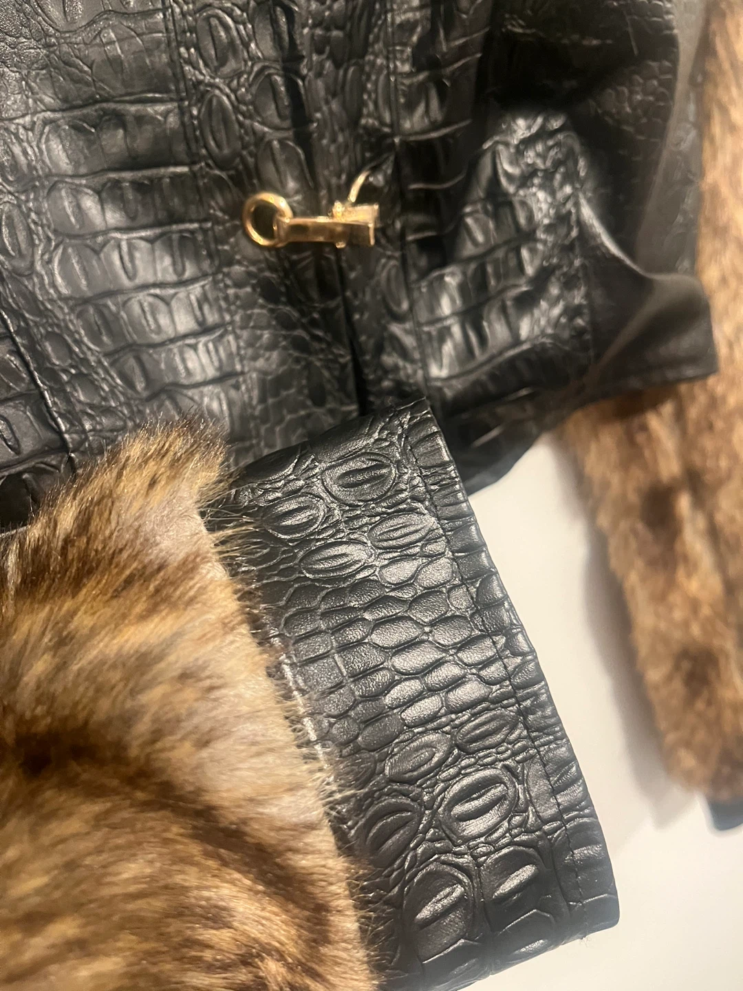 Crocodile Faux Leather Jacket with Faux Fur - photo 3