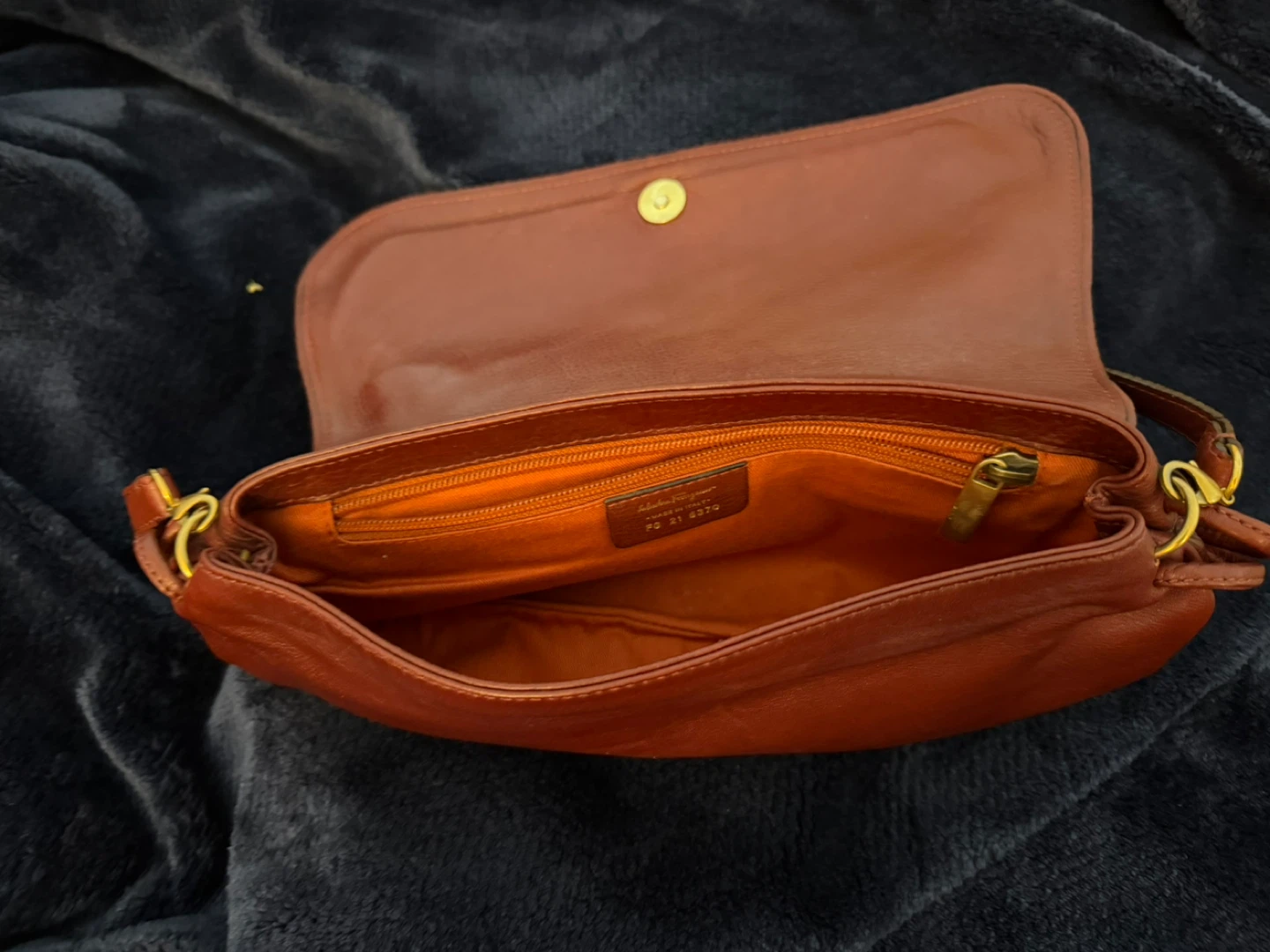 Salvatore Ferragamo Leather Shoulder Bag - photo 3