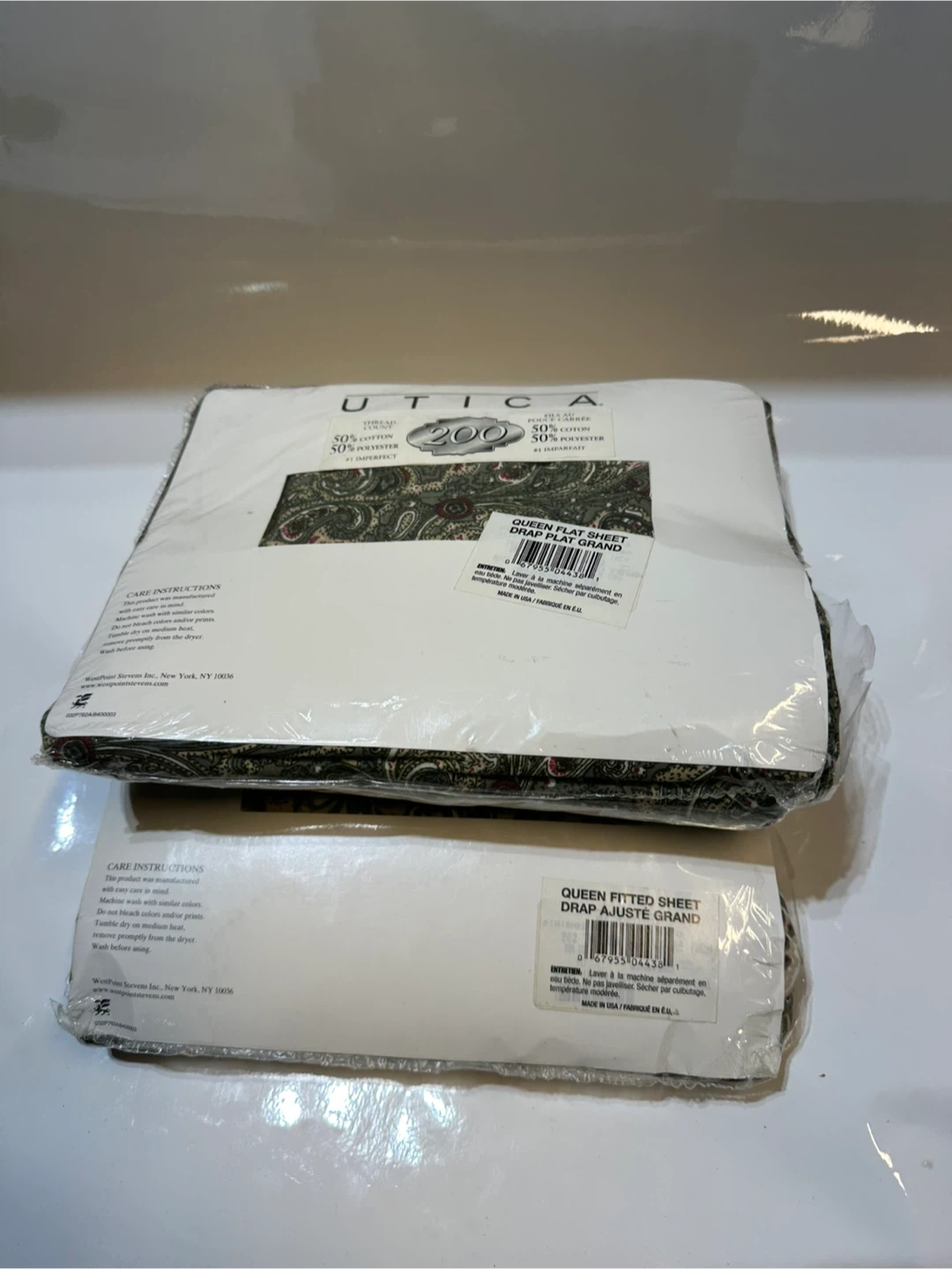 Utica Queen Flat Sheet & fitted sheet