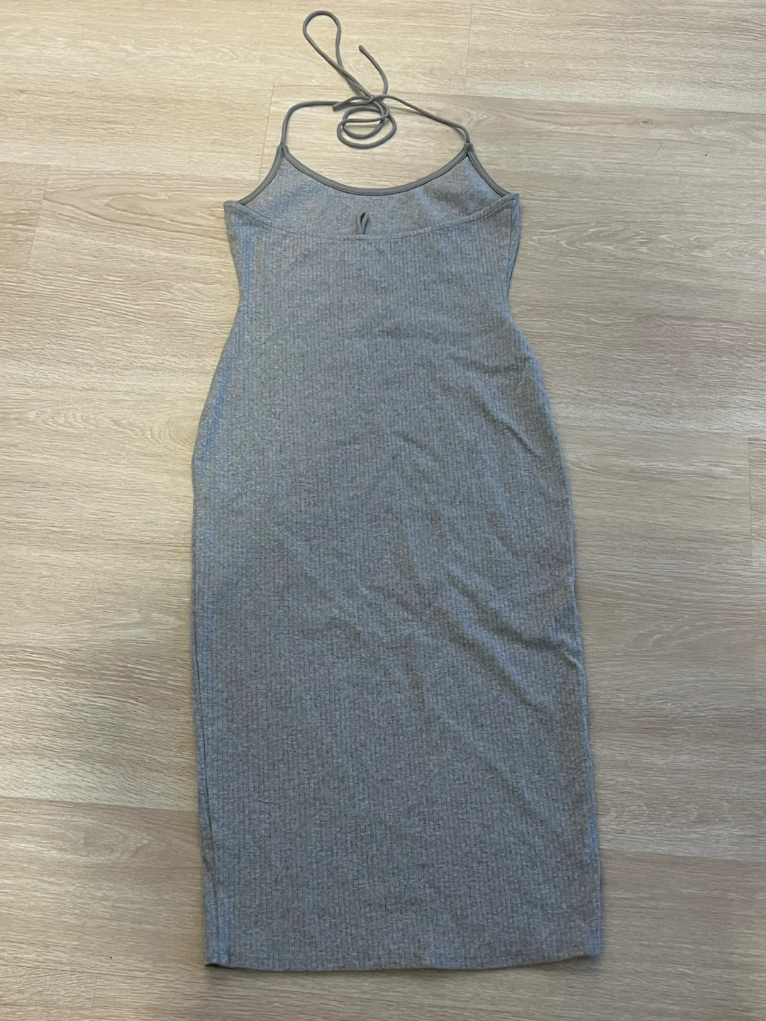 Grey Ribbed Halter Midi Dress size Medium - photo 2