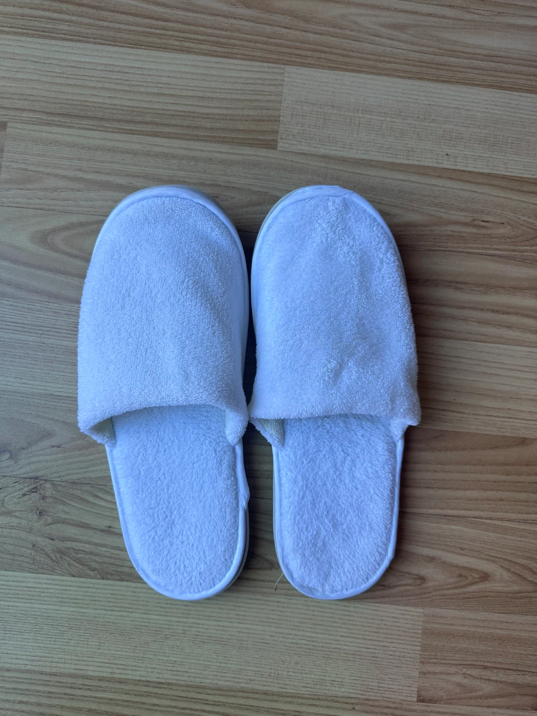 White Terry Cloth Slippers - 26 pairs BAIRLY USED