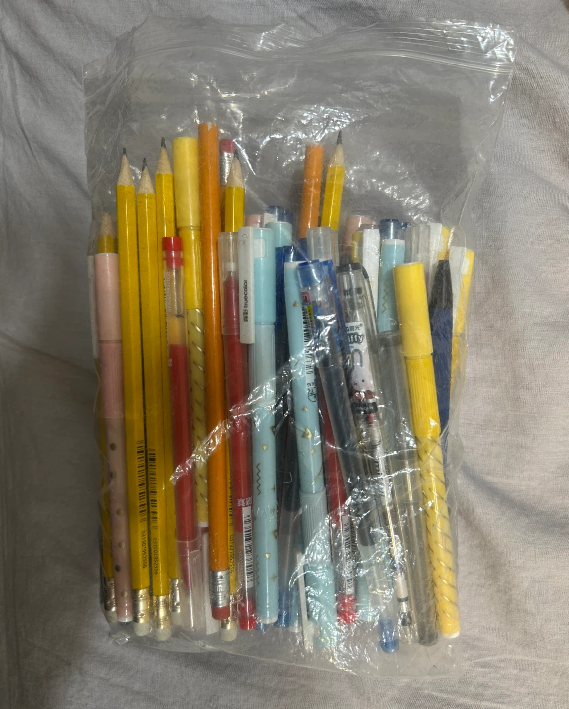 Pencils, markers and pens bundle