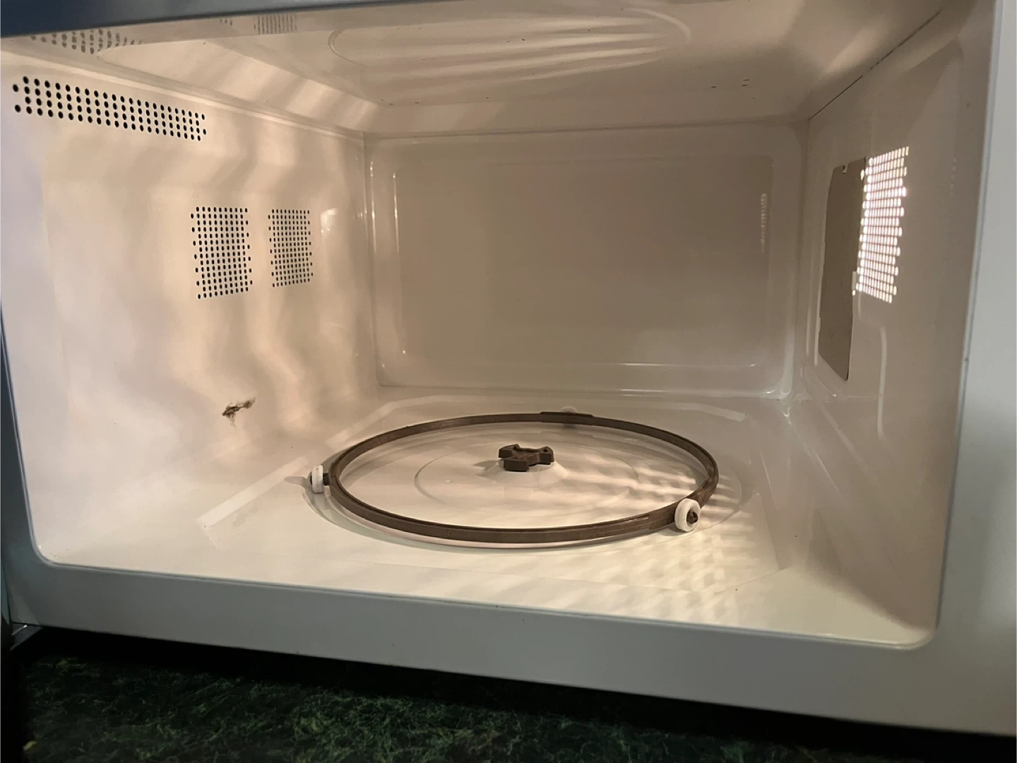 Oster Microwave - photo 2