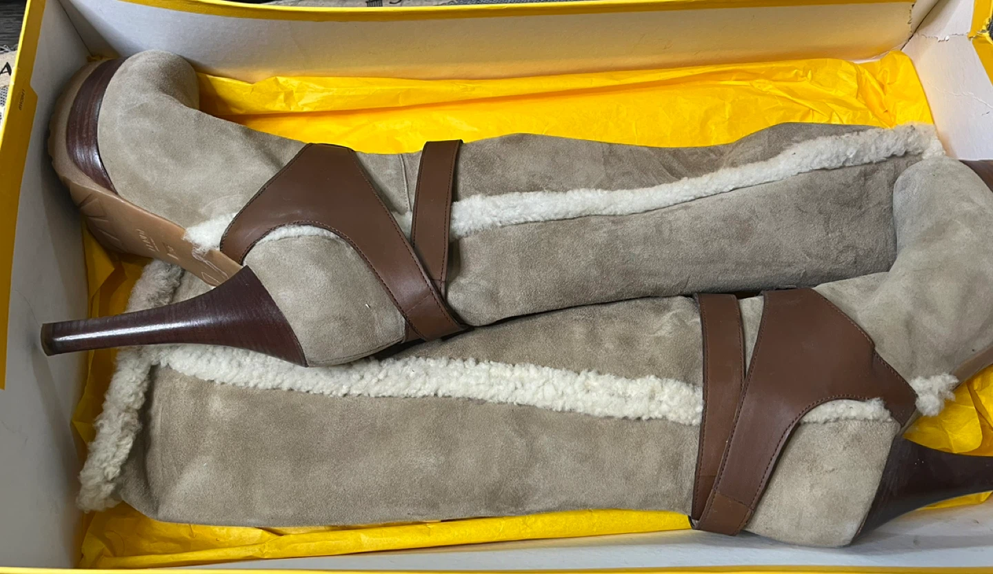 Fendi Suede Shearling Boots Size 38 - photo 3