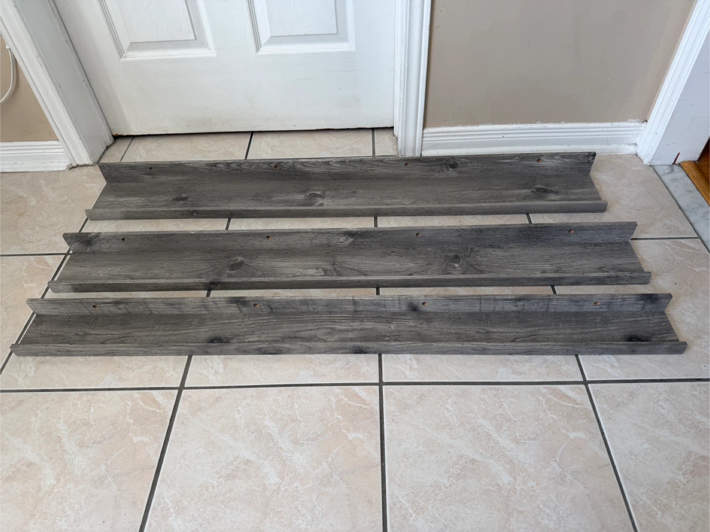 Set of 3 long Grey Wooden Wall floating  Shelves - photo 4