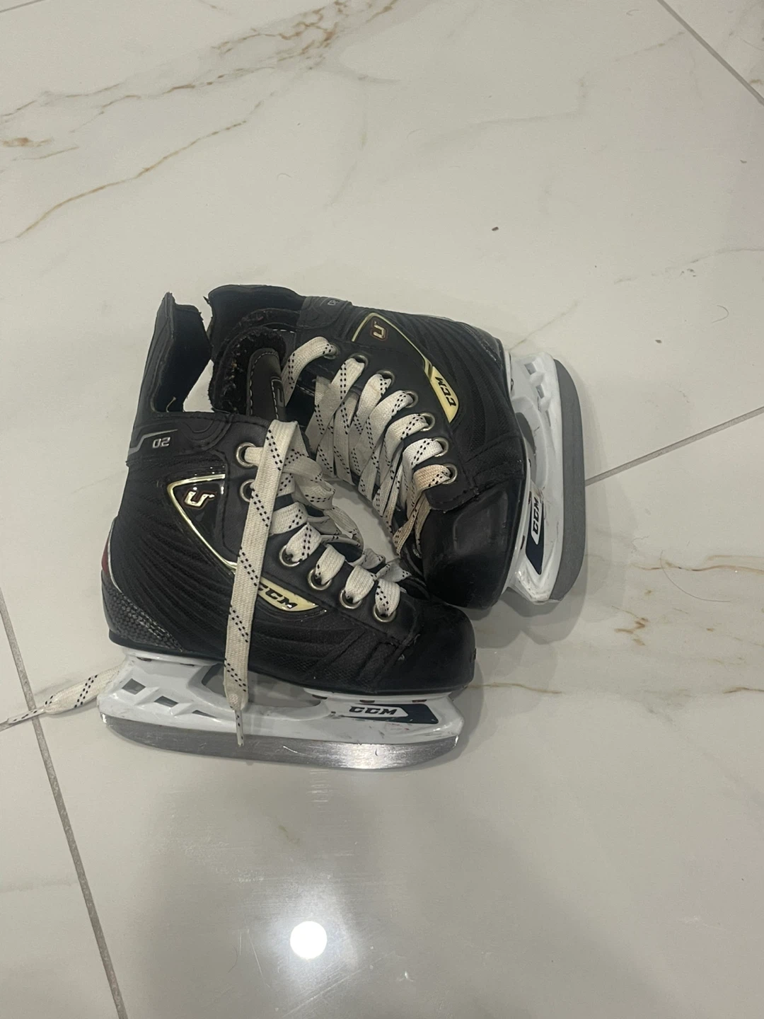 CCM Youth Hockey Skates - Size 9J