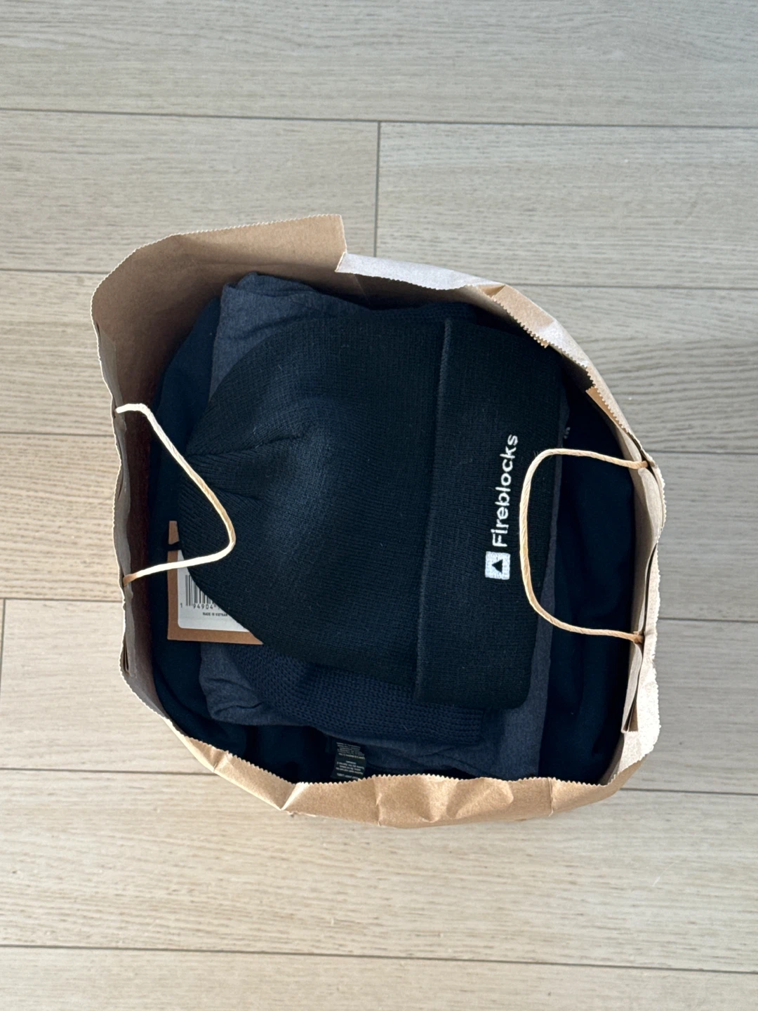Men’s Bag of (M/L) Clothing & Accessories