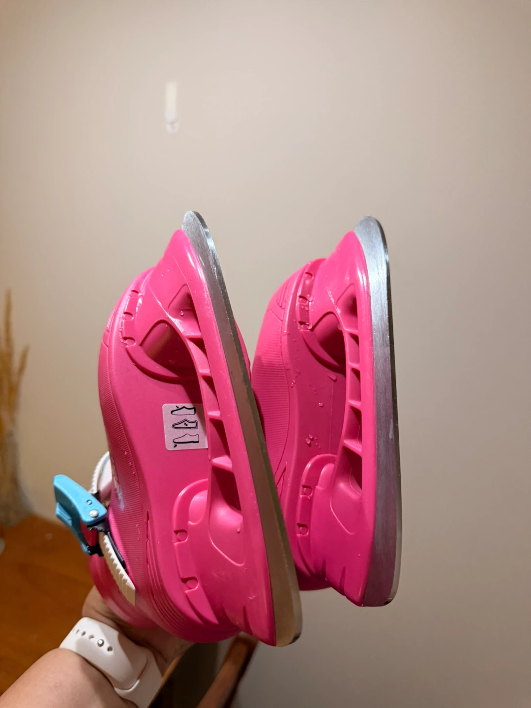 Little Girl Skates - photo 2