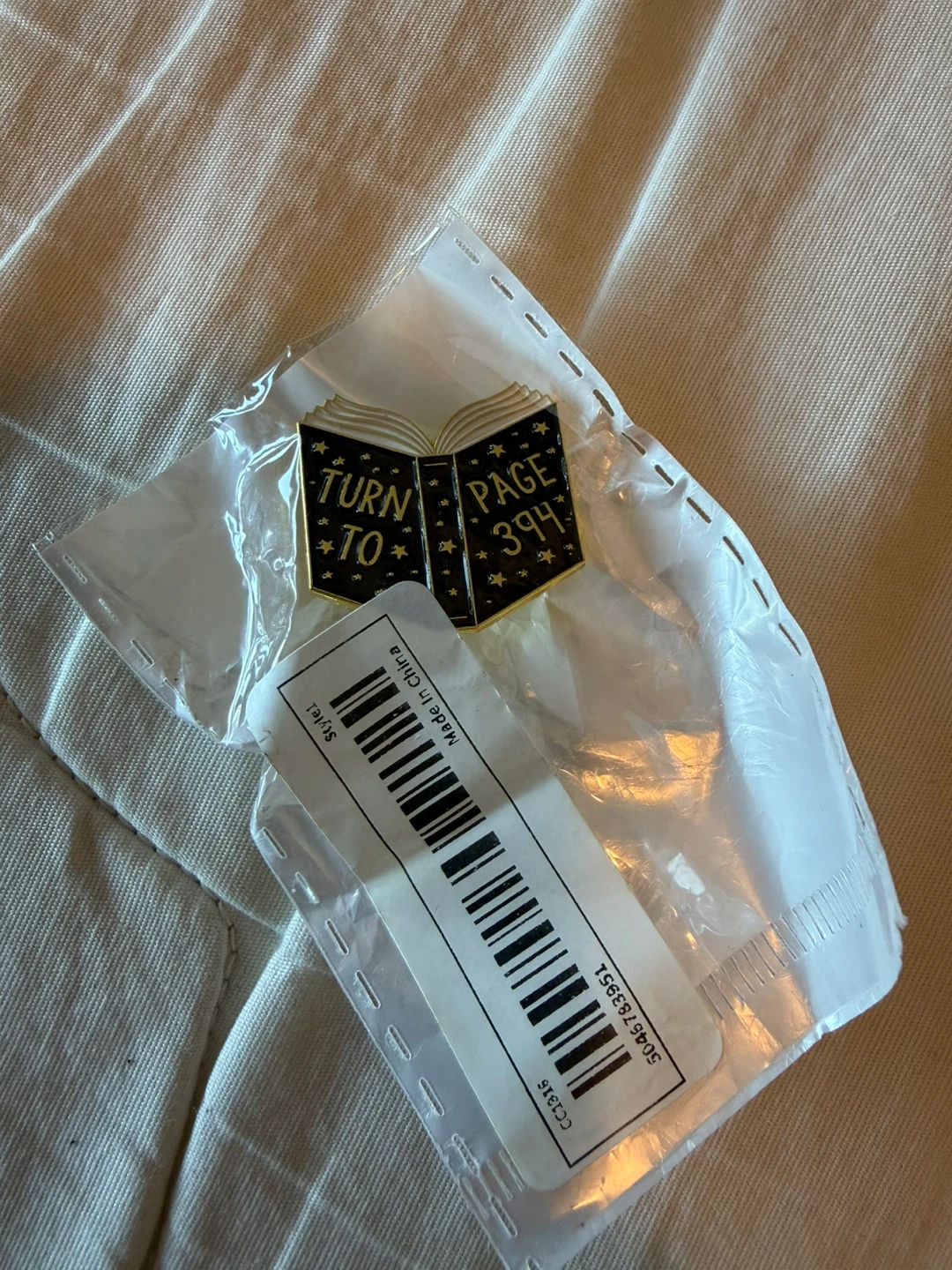 Harry Potter pin  "Turn to Page 394"
