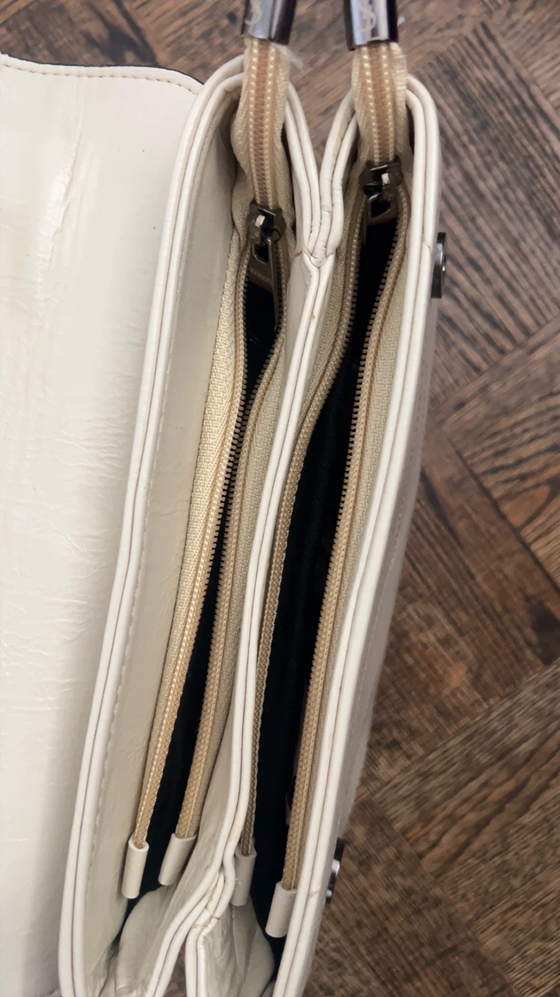 Yves Saint Laurent Cream Shoulder Bag - photo 4