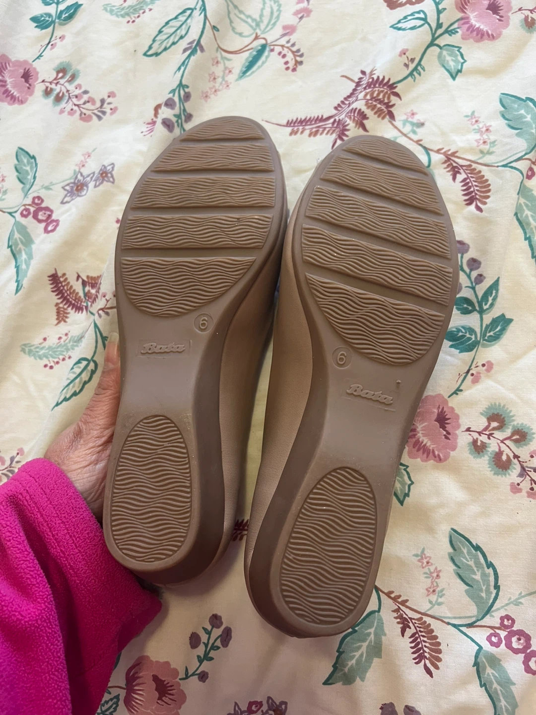 Bata Women's Peep-Toe Flats with Bow - Beige, Size 6 - photo 3
