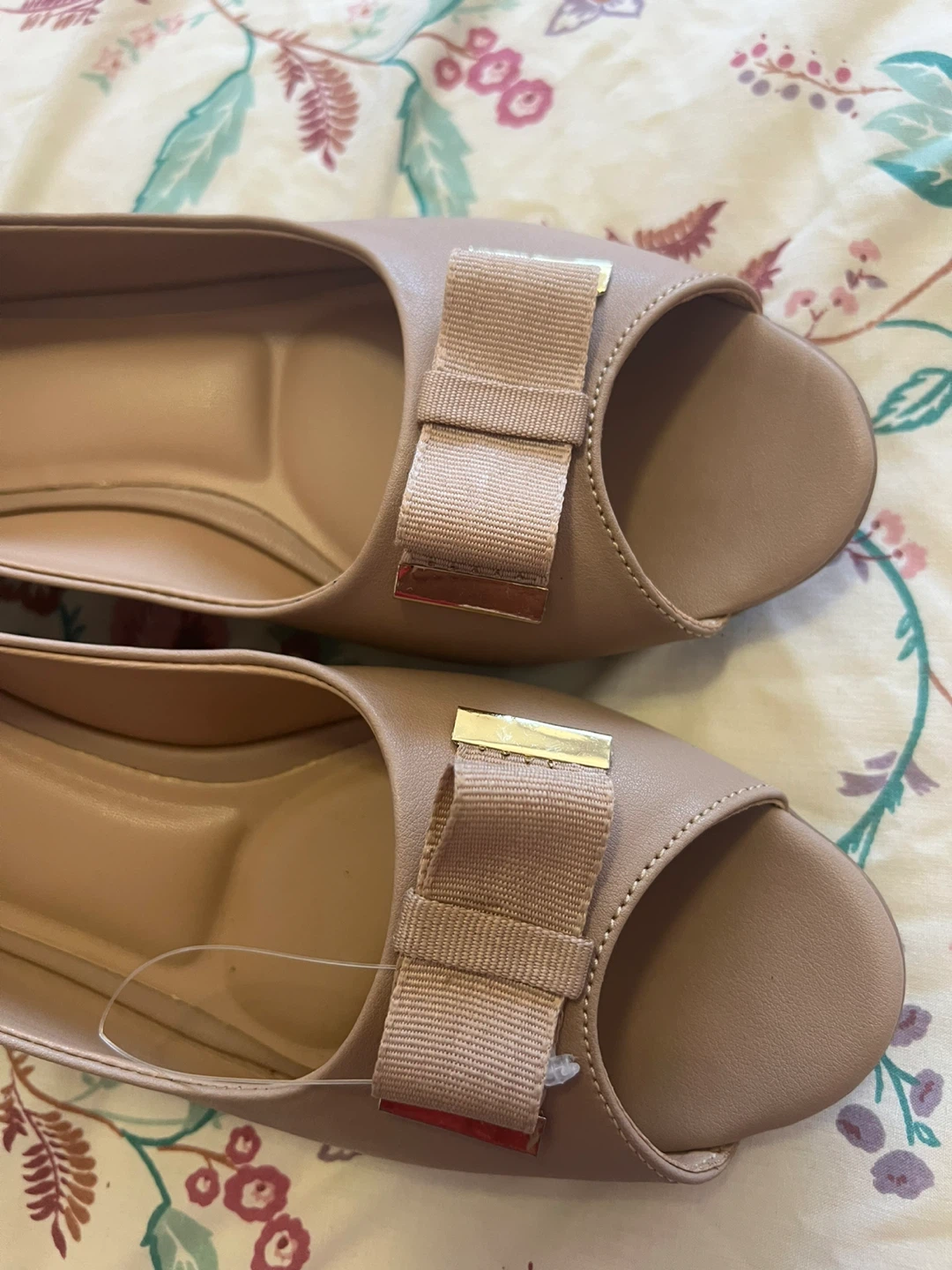 Bata Women's Peep-Toe Flats with Bow - Beige, Size 6 - photo 2
