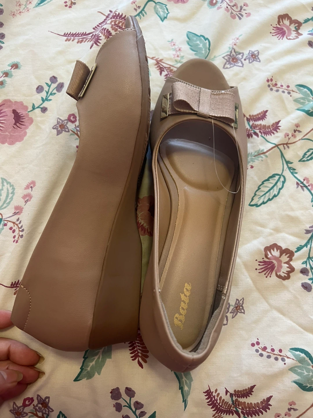 Bata Women's Peep-Toe Flats with Bow - Beige, Size 6 - photo 4