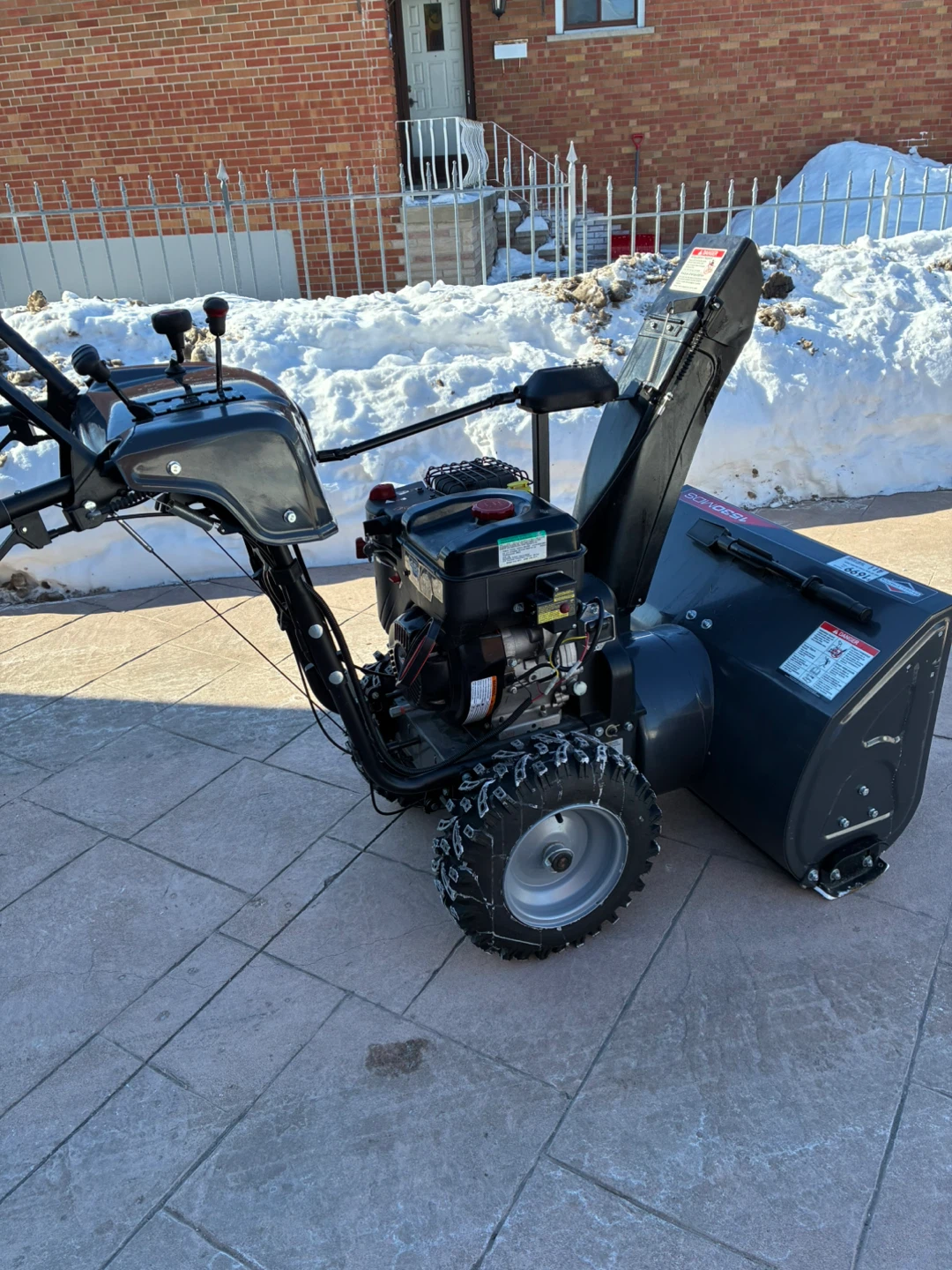 Briggs & Stratton 1530MDS Snow Blower - photo 4