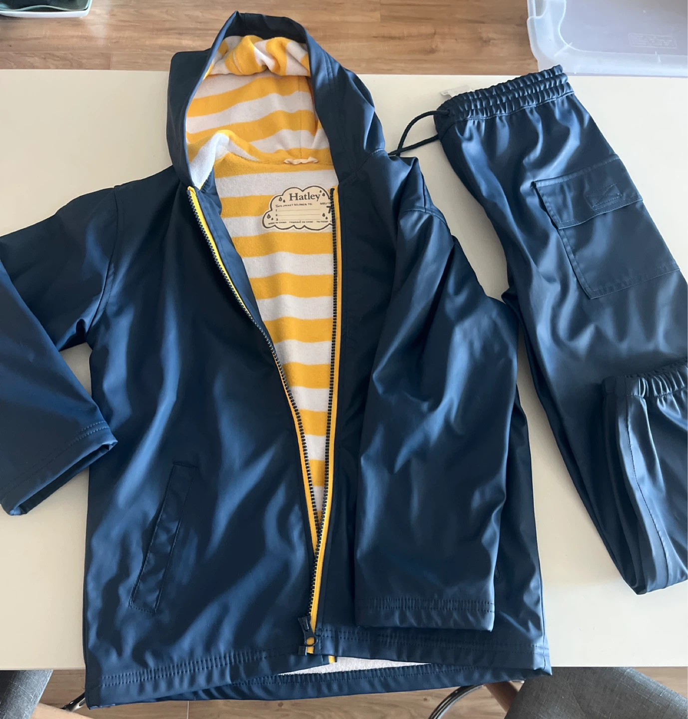 Hatley Navy splash Rain Jacket and Pants Set size 7