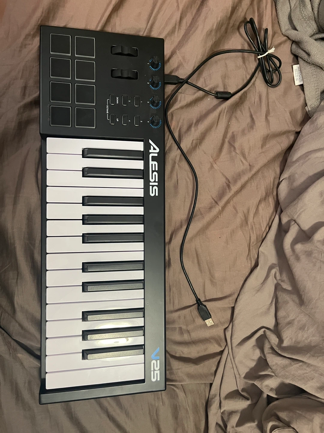 Alesis V25 USB MIDI Keyboard Controller - photo 3