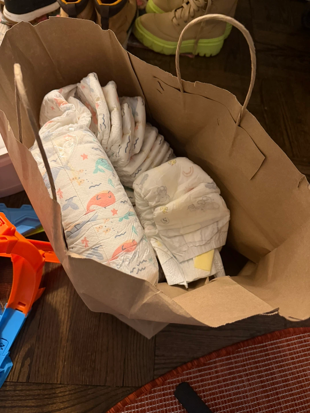 FREE SIZE 5 DIAPERS - photo 2