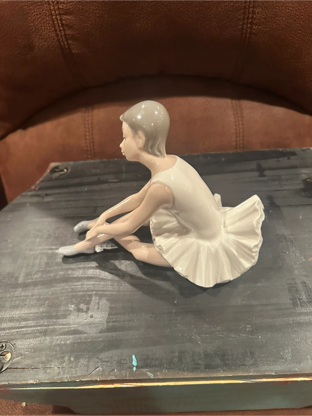 Lladró porcelain figurine, known as "Seated Ballerina" # 0147. - photo 3