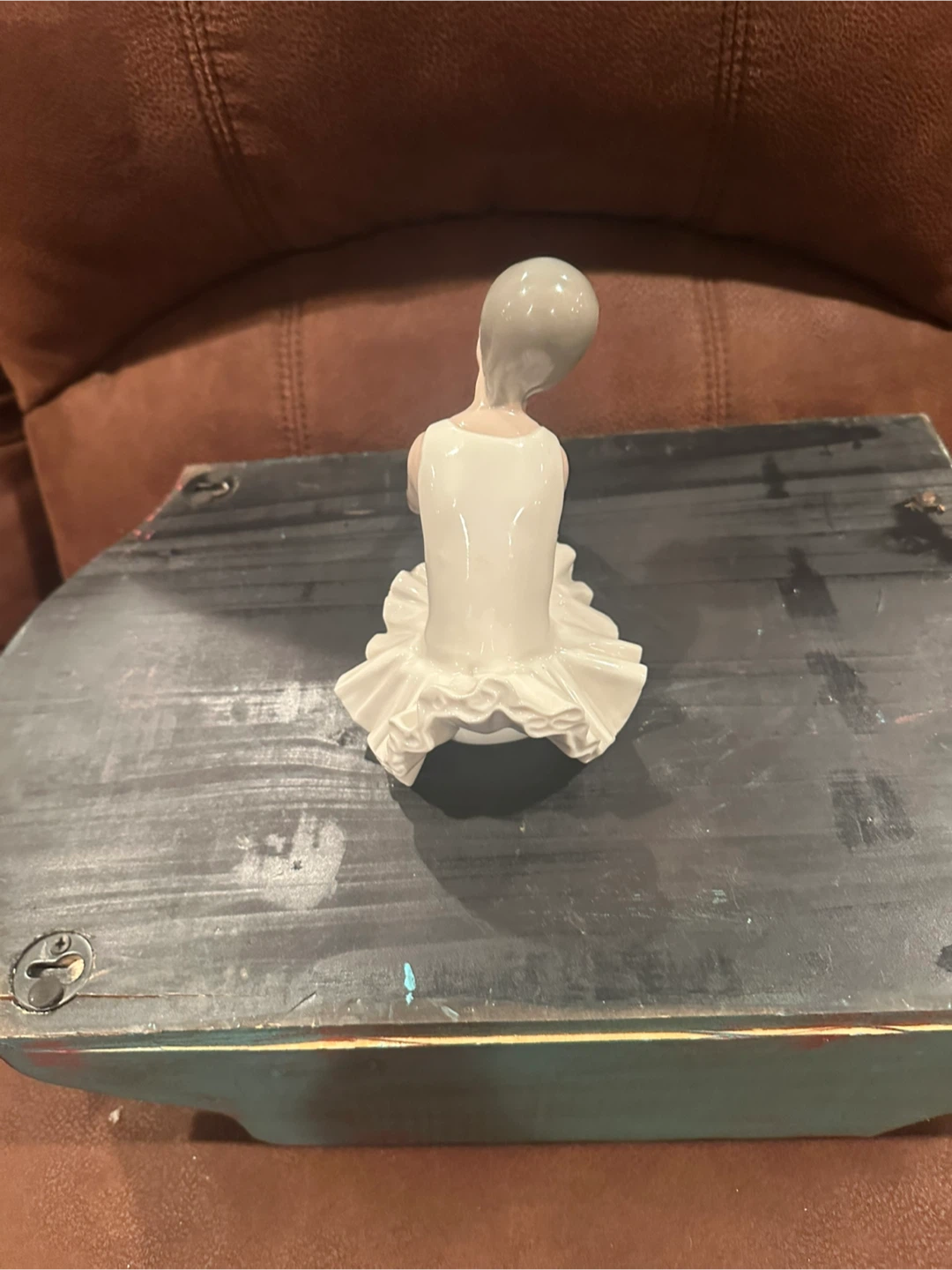 Lladró porcelain figurine, known as "Seated Ballerina" # 0147. - photo 2