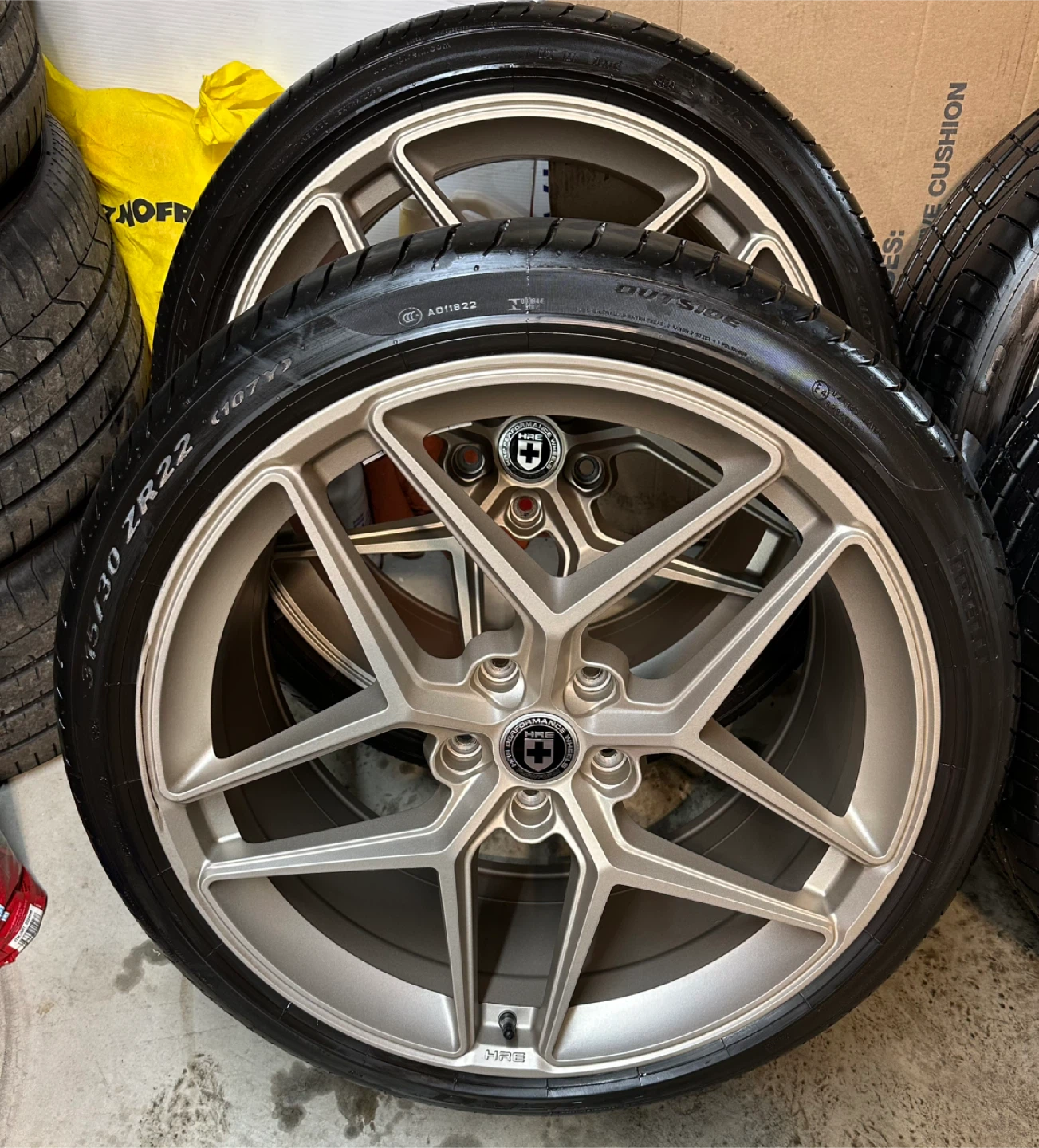 22” HRE STAGGERED RIMS/ PIRELLI TIRES 98% - photo 3