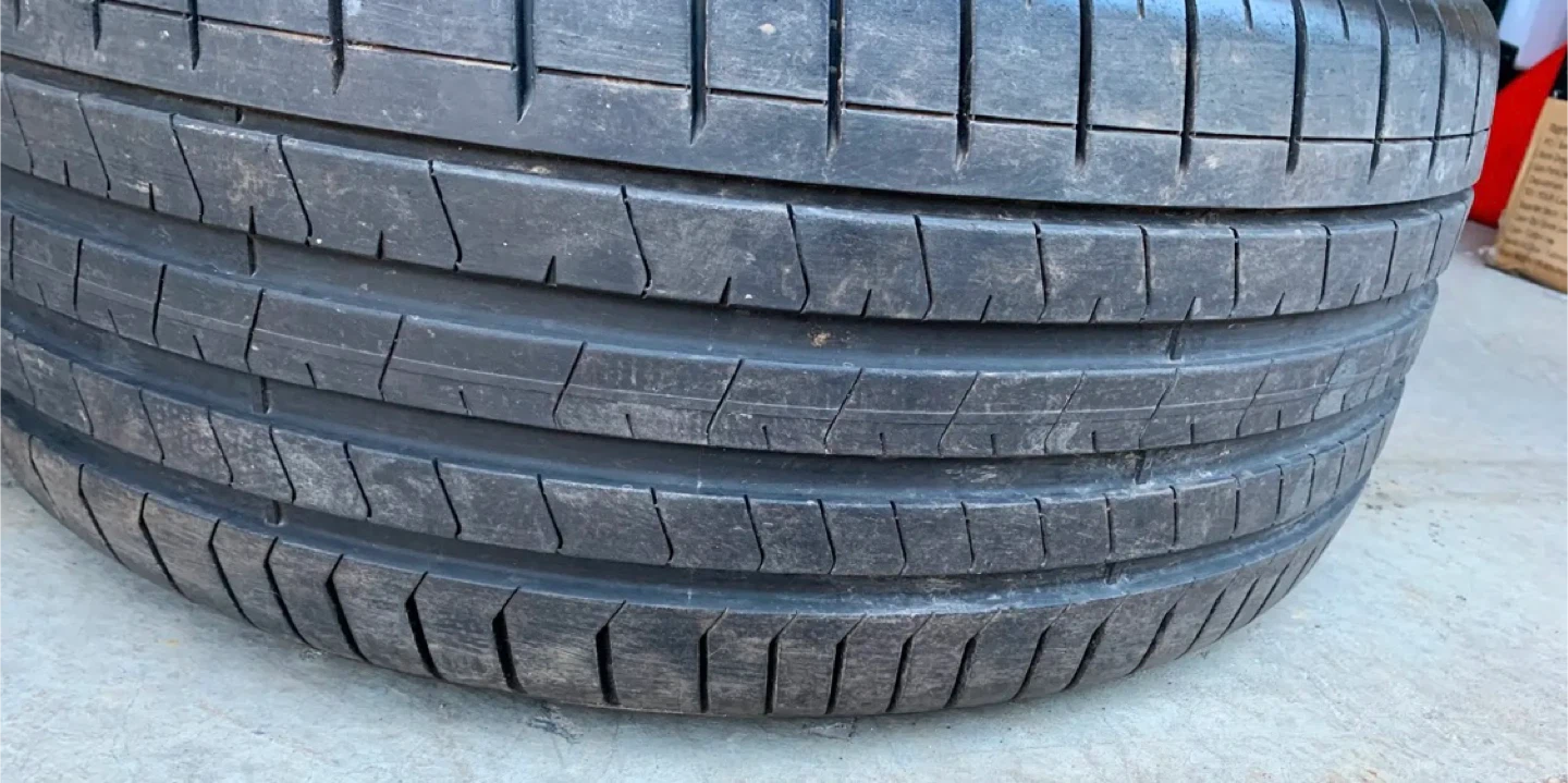 265/45/19 PIRELLI SUMMERS TIRES 97% SET OF 2 ONLY - photo 2