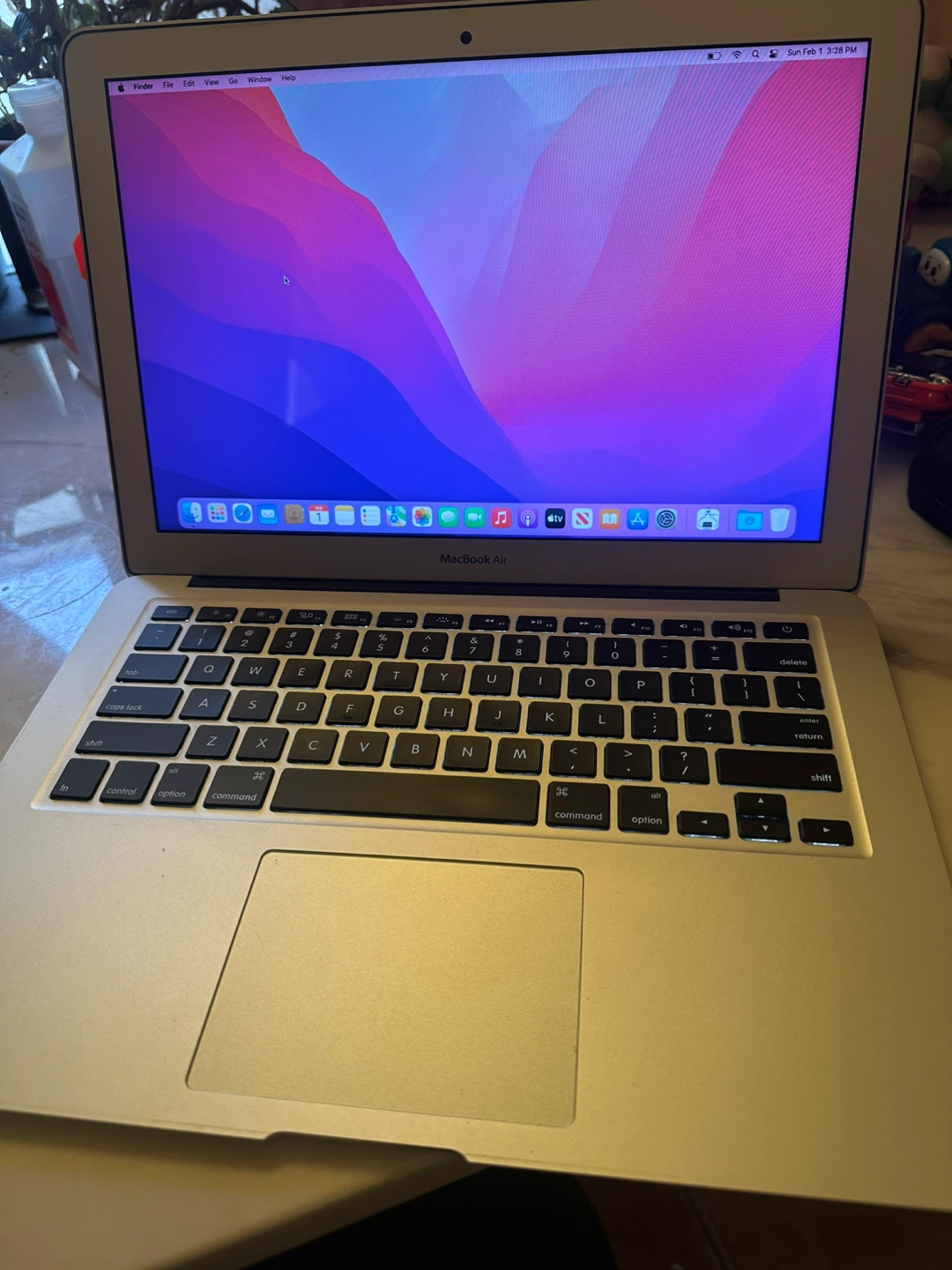 NEED GONE - MacBook Air | i5 | 4GB RAM | 128GB SSD |
