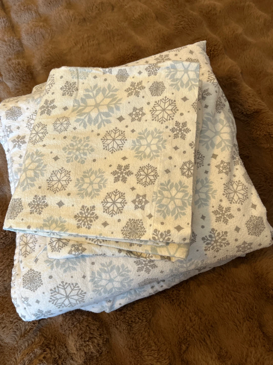 Snowflake Print Queen Flannel Sheet Set