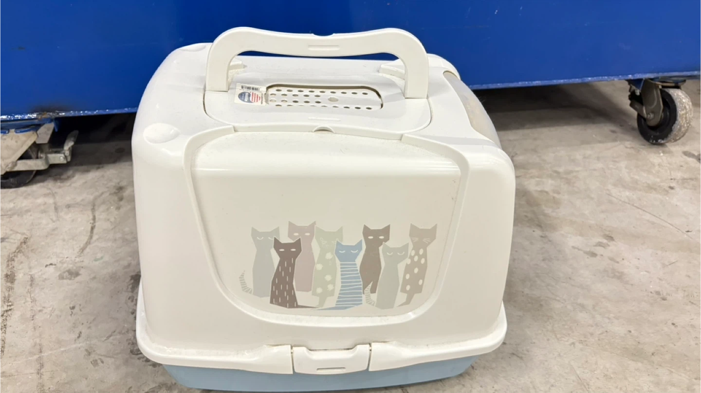 Covered Cat Litter Box with Handle - photo 4