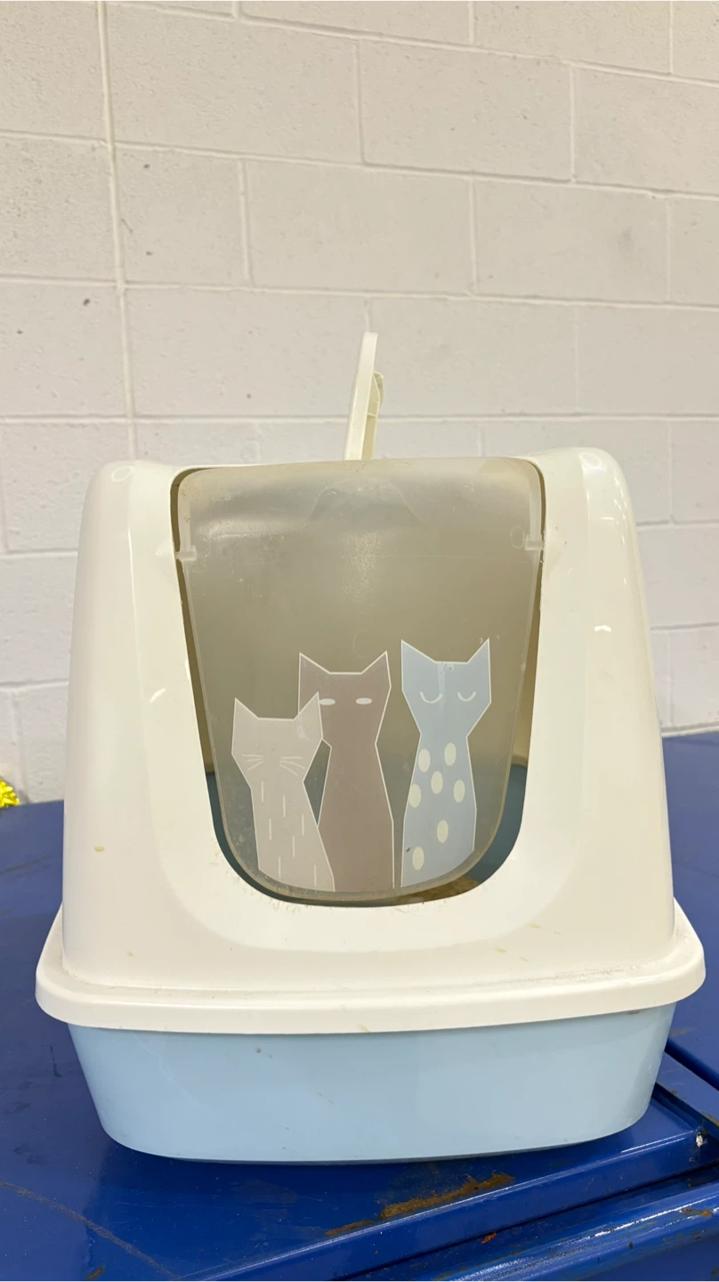 Covered Cat Litter Box with Handle - photo 3
