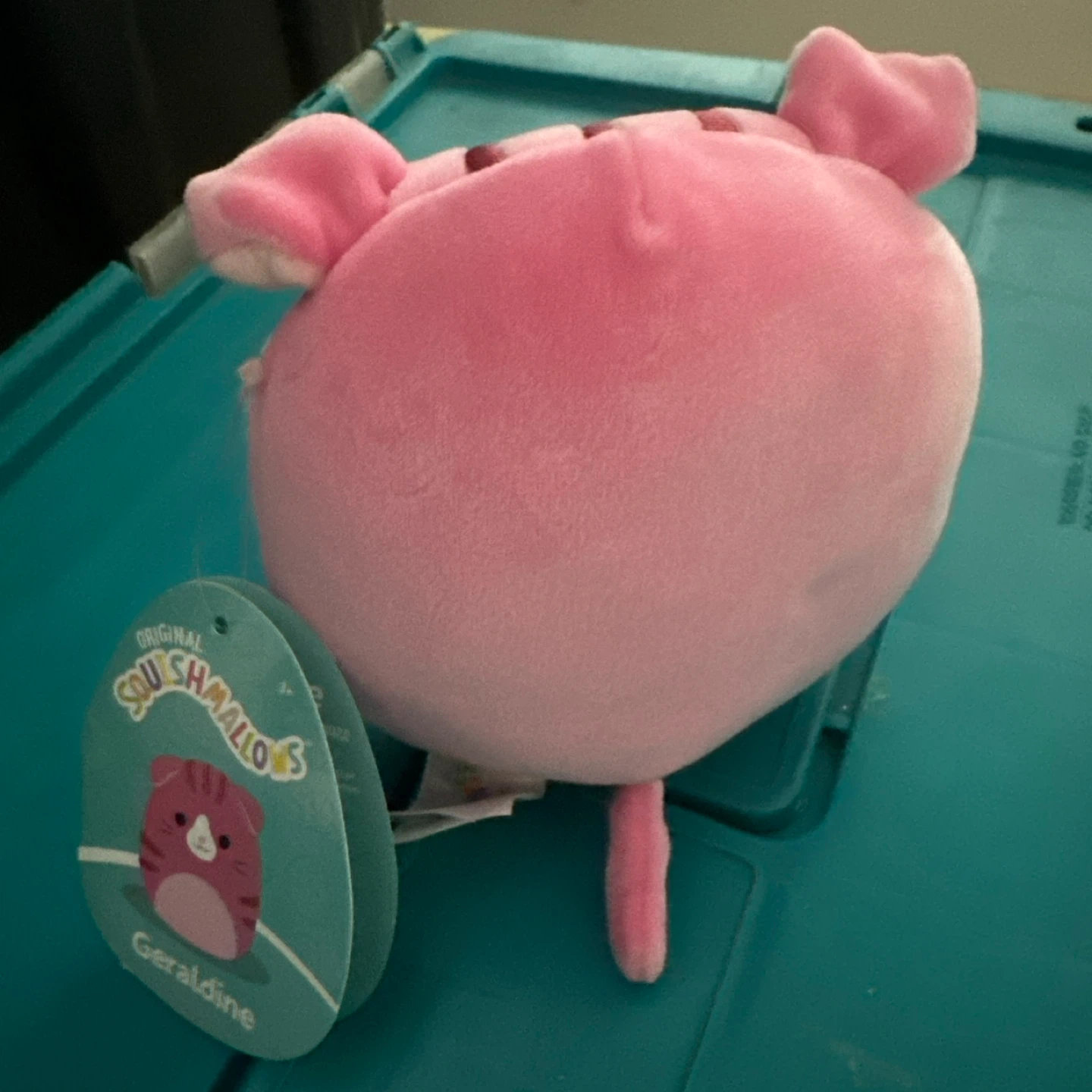 Squishmallows Geraldine Pink Cat Plush Toy - photo 2