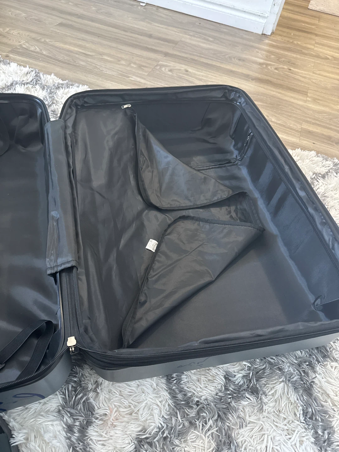 Toscano Italy Silver Hard-Shell Luggage - photo 4
