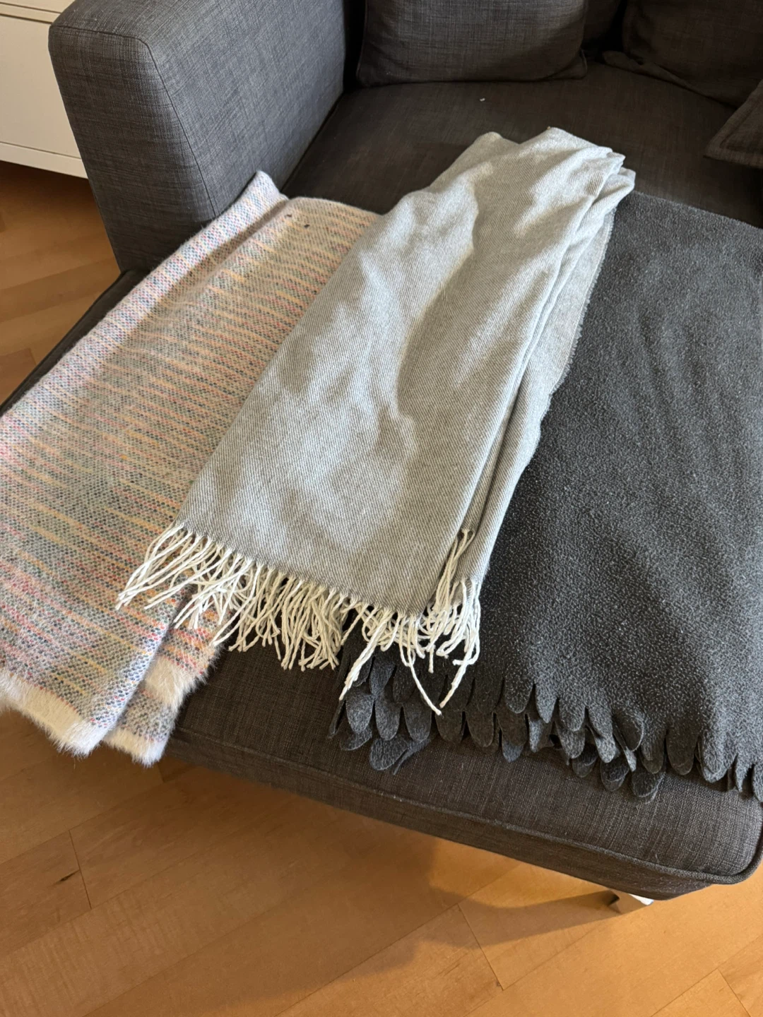 Bundle of 3 Blankets/Throws - photo 2