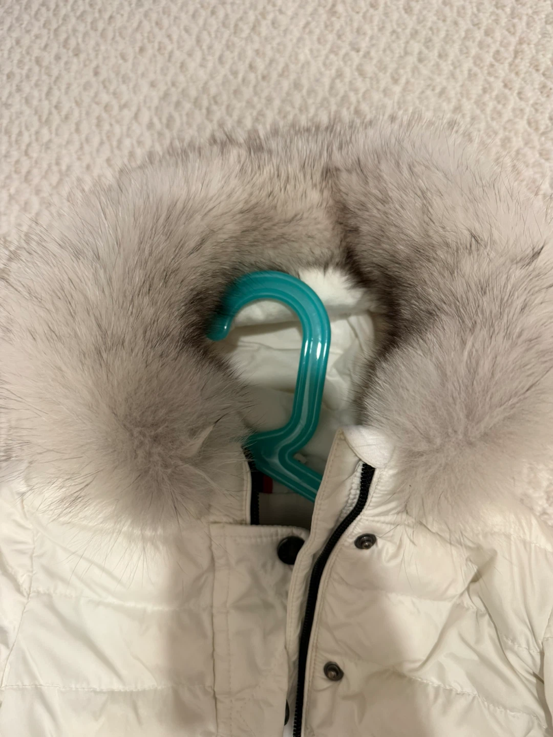 Moncler White Puffer Coat with Fur Hood - photo 4