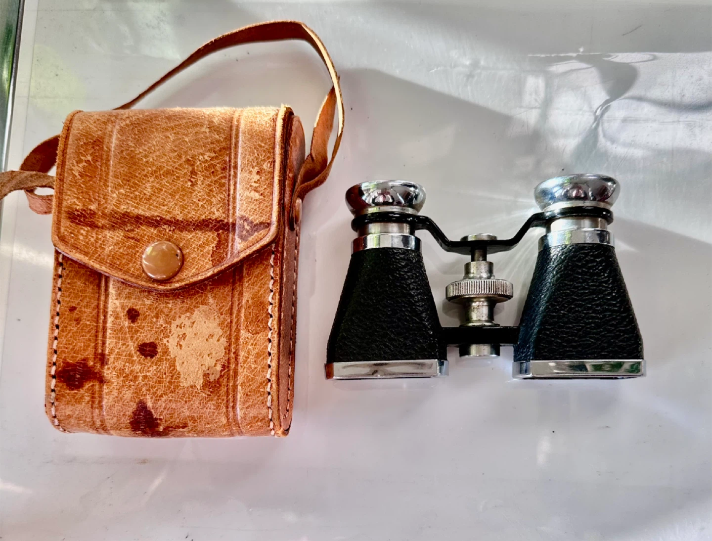 Vintage Opera Glasses with Leather Case - photo 3
