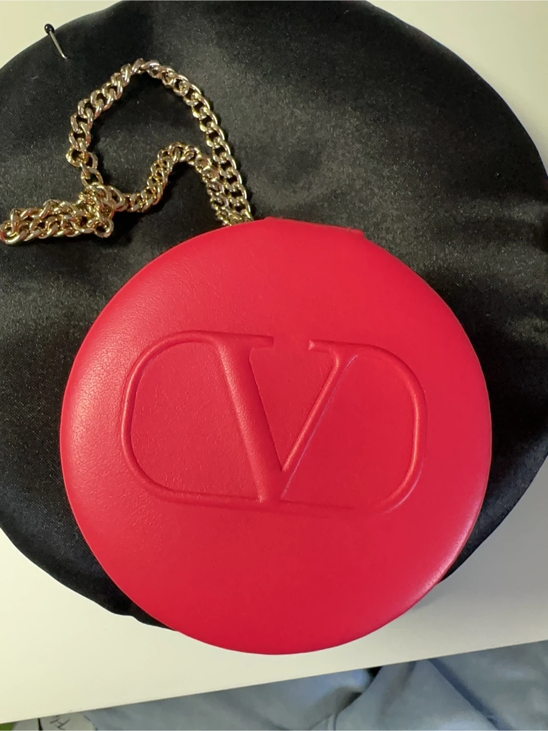 Valentino "V" Logo Pink "Go-Cushion" Round Cosmetic Case